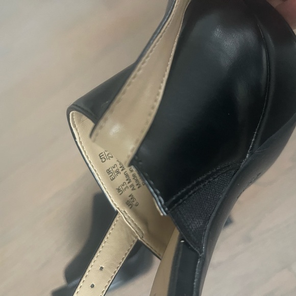 NATURALIZER Kaisley Slingback Sandal - Picture 6 of 8